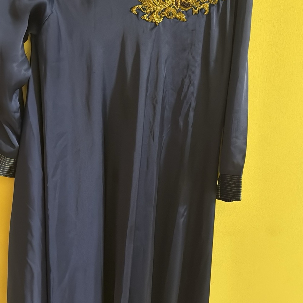 Elegant Bleu roi Dress with Gold Embroidery